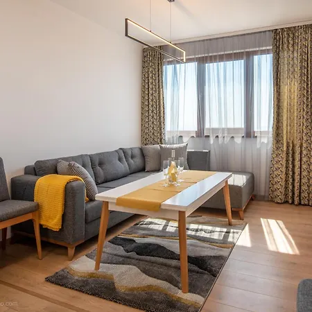 Bright One Bedroom With Parking Space Apartment *